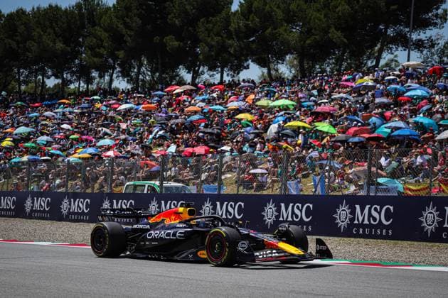 F1 - SPANISH GRAND PRIX 2025 01 VERSTAPPEN Max (nld), Red Bull Racing RB21, action during the Formula 1 Aramco Gran Premio de Espana 2025, Spanish Grand Prix 2025, 9th round of the 2025 FIA Formula One World Championship, WM, Weltmeisterschaft from May 30 to June 1, 2025 on the Circuit de Barcelona-Catalunya, in Montmelo, Spain - MontmeloSpain  Copyright: xFLORENTxGOODENx
