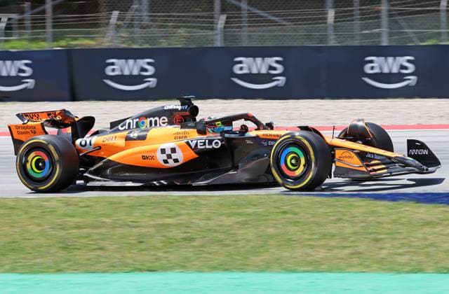 F1 Grand Prix of Spain - Qualifying Oscar Piastri of the McLaren Formula 1 Team drives the McLaren MCL39 Mercedes during Practice 3 for the Formula 1 Aramco Grand Prix of Spain at Circuit de Barcelona-Catalunya in Barcelona, Spain, on May 31, 2025. Barcelona Barcelona Spain  Copyright: xUrbanandsportx originalFilename:urbanandsport-formula1250531_np9kT.jpg