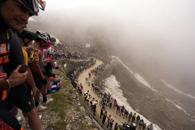 Yates Simon Philip of Team Visma Lease A Bike leads the race during the stage 20 of the Giro d™Italia from Verres to Sestriere (Via Lattea), Italy - Saturday, May 31, 2025. - cycling.  Copyright: xFabioxFerrari LaPressex