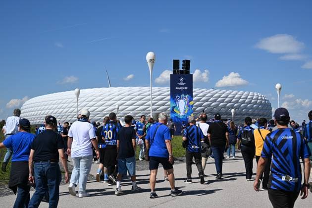 Ahead of PSG - Inter - UCL Final MUNICH, GERMANY - MAY 31: Fans arrive for the UEFA Champions League final between Paris Saint-Germain (PSG) and Inter at Allianz Arena in Munich, Germany on May 31, 2025. Mustafa Yalcin Anadolu Munich Germany. Editorial use only. Please get in touch for any other usage.  Copyright: x2025xAnadoluxMustafaxYalcinx