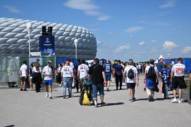 Ahead of PSG - Inter - UCL Final MUNICH, GERMANY - MAY 31: Fans arrive for the UEFA Champions League final between Paris Saint-Germain (PSG) and Inter at Allianz Arena in Munich, Germany on May 31, 2025. Mustafa Yalcin Anadolu Munich Germany. Editorial use only. Please get in touch for any other usage.  Copyright: x2025xAnadoluxMustafaxYalcinx