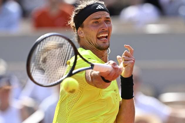 2025 Roland-Garros - Day 7 PARIS, FRANCE - MAY 31: Alexander Zverev of Germany gestures during his match against Flavio Cobolli (not seen) of Italy during their men s singles match on day 7 of the French Open tennis tournament on Court Philippe-Chatrier at the Philippe-Chatrier Court in Paris on May 31, 2025. Burak Akbulut Anadolu Paris France. Editorial use only. Please get in touch for any other usage.  Copyright: x2025xAnadoluxBurakxAkbulutx
