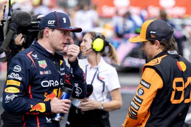 BARCELONA - Max Verstappen (Red Bull Racing) in conversation with Oscar Piastri (McLaren) at the Circuit de Barcelona-Catalunya after qualifying for the Spanish Grand Prix. ANP SANDER KING xVIxANPxSportx xxANPxIVx 529066700 originalFilename: 529066700.jpg