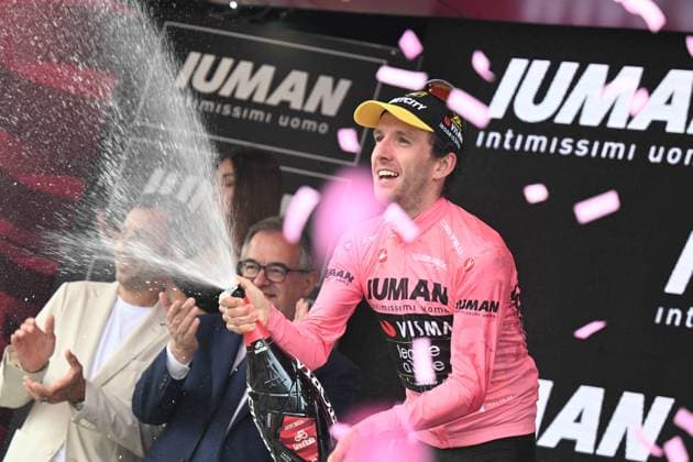 31-05-2025 Giro D italia; Tappa 20 Verres - Sestriere; 2025, Visma - Lease A Bike; Yates, Simon; Sestriere; 