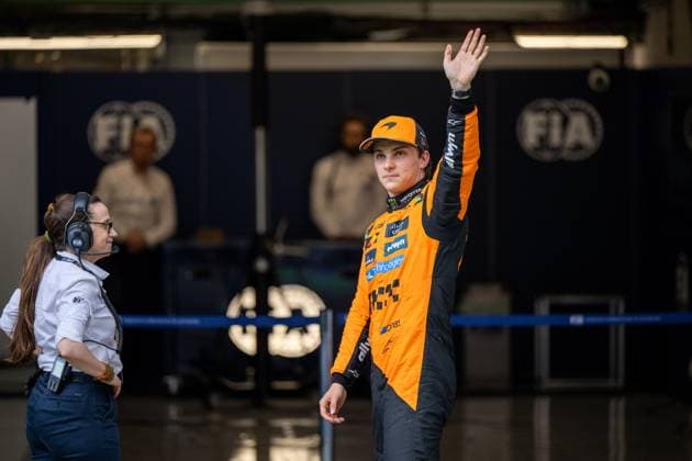 Oscar Piastri McLaren Formula 1 Team, Australia, 81 celebrates pole position and grid position 1 at Parc Ferme, ESP, Formula 1 World Championship, Aramco Grand Prix of Spain, Circuit de Barcelona Catalunya, Qualifying, 2025 season, 31 05 2025 ESP, Formula 1 World Championship, Aramco Grand Prix of Spain, Circuit de Barcelona Catalunya, Qualifying, 2025 season, 31 05 2025 Barcelona Copyright: xEibner-Pressefoto Memmlerx EP_MMR