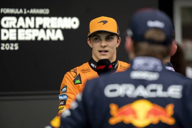 BARCELONA - Oscar Piastri (McLaren) and Max Verstappen (Red Bull Racing) at the Circuit de Barcelona-Catalunya after qualifying for the Spanish Grand Prix. ANP SANDER KING xVIxANPxSportx xxANPxIVx 529067758 originalFilename: 529067758.jpg
