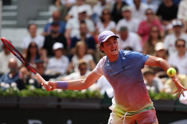May 31, 2025, Paris, Celestynow, France: JOAO FONSECA of Brazil during the match against Jack Draper of United Kingdom in the third round of the French Open 2025 at Roland Garros in Paris. Fonseca lost 2:6, 4:6, 2:6 Paris France - ZUMAc278 20250531_zsp_c278_037 Copyright: xMarcinxCholewinskix
