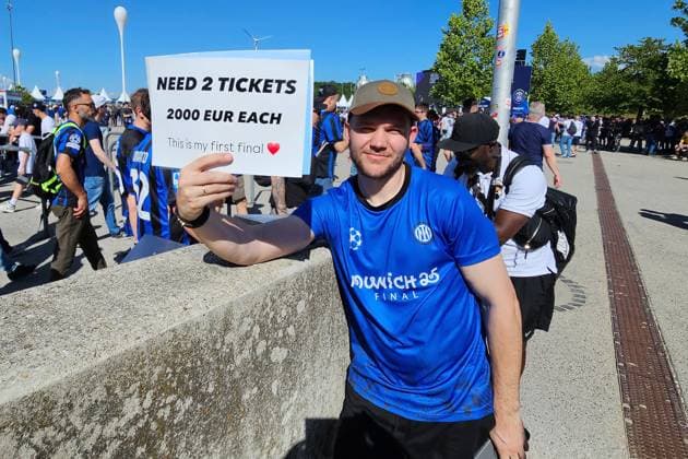 31 05 2025, xsltx, Football UEFA Champions League Final 2025, Paris St Germain Inter Milan v l Inter Fan is looking for tickets and is willing to pay 2000 Euro per ticket Ticket Tickets DFL DFB REGULATIONS PROHIBIT ANY USE OF PHOTOGRAPHS as IMAGE SEQUENCES and or QUASI VIDEO Muenchen