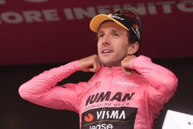 Yates Simon Philip of Team Visma Lease A Bike pink jersey on the podium during the stage 20 of the Giro d™Italia from Verres to Sestriere (Via Lattea), Italy - Saturday, May 31, 2025. - cycling.  Copyright: xMassimoxPaolone LaPressex