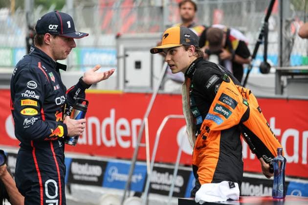 Foto IPP Enrico Schiavi Montmelò 31-05-2025 Formula 1 - F1 Gran Premio di Spagna 2025 Qualifiche nella foto: da sx. Max Verstappen - Red Bull Racing con Lando Norris - McLaren Montmelò italy SPAGNA ITALY  Copyright: xR4924_italyphotopressx