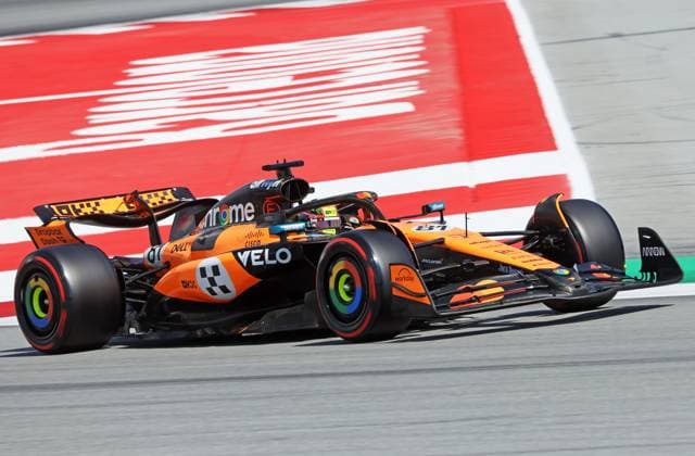 F1 Grand Prix of Spain - Qualifying Oscar Piastri, of the McLaren Formula 1 Team, drives the McLaren MCL39 Mercedes during the qualifying session for the Formula 1 Aramco Grand Prix of Spain at Circuit de Barcelona-Catalunya in Barcelona, Spain, on May 31, 2025. Barcelona Barcelona Spain  Copyright: xUrbanandsportx originalFilename:urbanandsport-formula1250531_npp6y.jpg