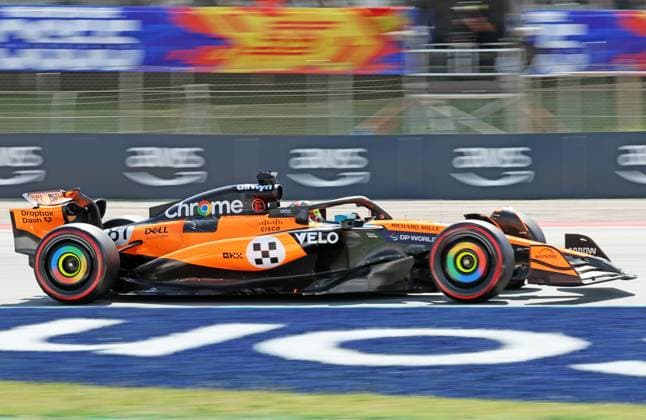 F1 Grand Prix of Spain - Qualifying Oscar Piastri, of the McLaren Formula 1 Team, drives the McLaren MCL39 Mercedes during the qualifying session for the Formula 1 Aramco Grand Prix of Spain at Circuit de Barcelona-Catalunya in Barcelona, Spain, on May 31, 2025. Barcelona Barcelona Spain  Copyright: xUrbanandsportx originalFilename:urbanandsport-formula1250531_npUkZ.jpg