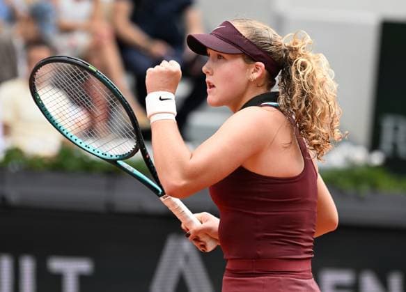 Roland Garros 2025, Grand Slam Tennis, Paris, France, 01 01 2023 Mirra Andreeva in action during her third round match against Yulia Putintseva (KAZ) at Roland Garros 2025 Paris Roland Garros Paris FRA, UK NEWSPAPERS OUT Copyright: xRogerxParkerx