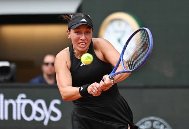 Roland Garros 2025, Grand Slam Tennis, Paris, France, 01 01 2023 Jessica Pegula (USA) in action during her third round match against Marketa Vondrusova (CZE) at Roland Garros 2025 Paris Roland Garros Paris FRA, UK NEWSPAPERS OUT Copyright: xRogerxParkerx