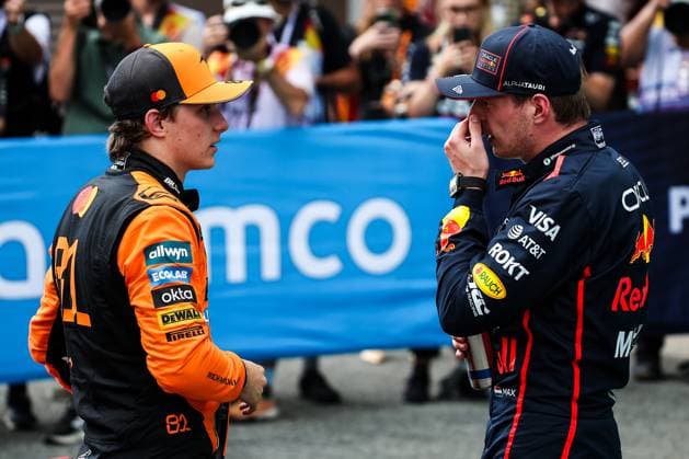 F1 - SPANISH GRAND PRIX 2025 PIASTRI Oscar (aus), McLaren F1 Team MCL39, portrait and VERSTAPPEN Max (ned), Red Bull Racing RB21, portrait during the Formula 1 Aramco Gran Premio de Espana 2025, Spanish Grand Prix 2025, 9th round of the 2025 FIA Formula One World Championship, WM, Weltmeisterschaft from May 30 to June 1, 2025 on the Circuit de Barcelona-Catalunya, in Montmelo, Spain - MontmeloSpain Copyright: xEricxAlonsox