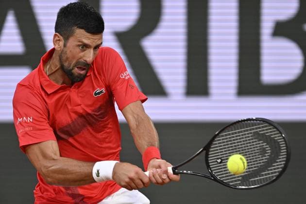 2025 Roland-Garros - Day 7 PARIS, FRANCE - MAY 31: Novak Djokovic of Serbia in action against Filip Misolic (not seen) of Austria during their men s singles match on day 7 of the French Open tennis tournament at the Roland-Garros Complex in Paris, France on May 31, 2025. Burak Akbulut Anadolu Paris France. Editorial use only. Please get in touch for any other usage.  Copyright: x2025xAnadoluxBurakxAkbulutx