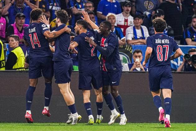 2025-05-31 Paris Saint-Germain v FC Internazionale Milano - UEFA Champions League Final 2025 MUNICH, GERMANY - MAY 31: players of Paris Saint-Germain celebrate the first goal by Achraf Hakimi of Paris Saint-Germain during the UEFA Champions League Final 2025 match between Paris Saint-Germain and FC Internazionale Milano at Munich Football Arena on May 31, 2025 in Munich, Germany. Munich Munich Football Arena Germany Content not available for redistribution in The Netherlands directly or indirectly through any third parties. Copyright: xJorisxVerwijstx