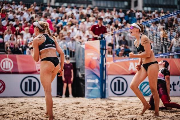 Beach volleyball men Allianz German Beach Tour 2025 Tourstop Hamburg 31 05 2025 v l Melanie Paul and Lea Kunst cheer Hamburg Active City Arena Heiligengeistf Hamburg Germany