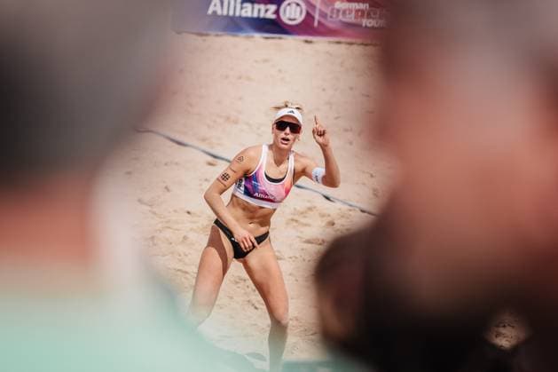 Beach volleyball men Allianz German Beach Tour 2025 Tourstop Hamburg 31 05 2025 Linda Bock declares ball out Hamburg Active City Arena Heiligengeistf Hamburg Germany