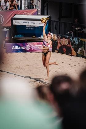 Beach volleyball men Allianz German Beach Tour 2025 Tourstop Hamburg 31 05 2025 Linda Bock serving Hamburg Active City Arena Heiligengeistf Hamburg Germany