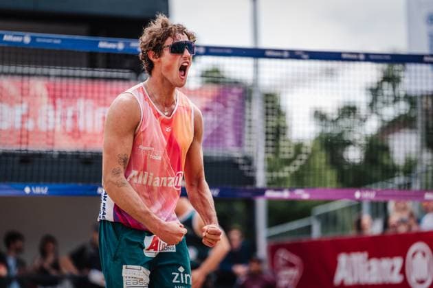 Beach volleyball men Allianz German Beach Tour 2025 Tourstop Hamburg 31 05 2025 Hennes Nissen cheers Hamburg Active City Arena Heiligengeistf Hamburg Germany