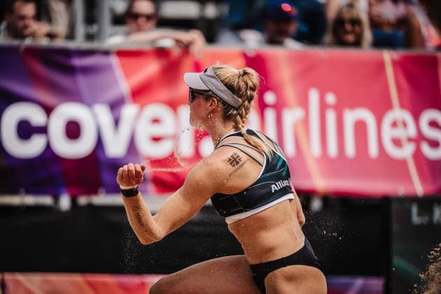 Beach volleyball men Allianz German Beach Tour 2025 Tourstop Hamburg 31 05 2025 Melanie Paul gets annoyed and throws sand away Hamburg Active City Arena Heiligengeistf Hamburg Germany
