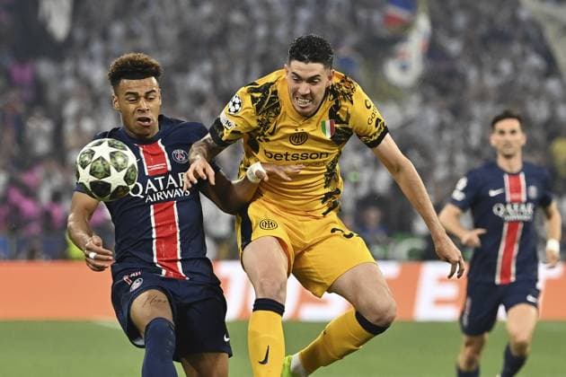 Paris Saint-Germain v Inter Milan UEFA Champions League final match MUNICH, GERMANY, MAY 31: Desire Doue (L, of Paris Saint-Germain, and Alessandro Bastoni (R), of Inter Milan, fight for the ball during the UEFA Champions League football final match between Paris Saint-Germain and Inter Milan at the Munich Football Arena in Munich, Germany, on May 31, 2025. Isabella Bonotto Anadolu Munich Germany. Editorial use only. Please get in touch for any other usage.  Copyright: x2025xAnadoluxIsabellaxBonottox