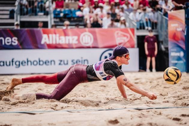 Beach volleyball men Allianz German Beach Tour 2025 Tourstop Hamburg 31 05 2025 Melanie Gernert jumps to the ball Hamburg Active City Arena Heiligengeistf Hamburg Germany