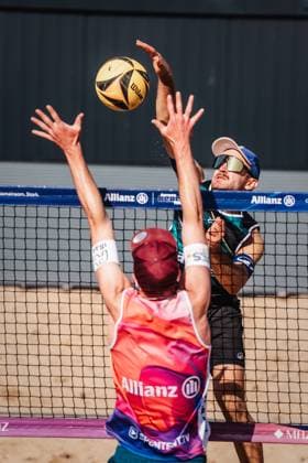 Beach volleyball men Allianz German Beach Tour 2025 Tourstop Hamburg 31 05 2025 Tilo Rietschel attacking against Yannick Harms Hamburg Active City Arena Heiligengeistf Hamburg Germany