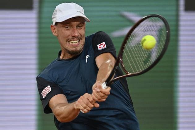 2025 Roland-Garros - Day 7 PARIS, FRANCE - MAY 31: Filip Misolic of Austria plays against Novak Djokovic of Serbia during the Men s Singles Third Round match on Day Seven of the 2025 French Open at Roland Garros on May 31, 2025 in Paris, France. Burak Akbulut Anadolu Pairs France. Editorial use only. Please get in touch for any other usage.  Copyright: x2025xAnadoluxBurakxAkbulutx