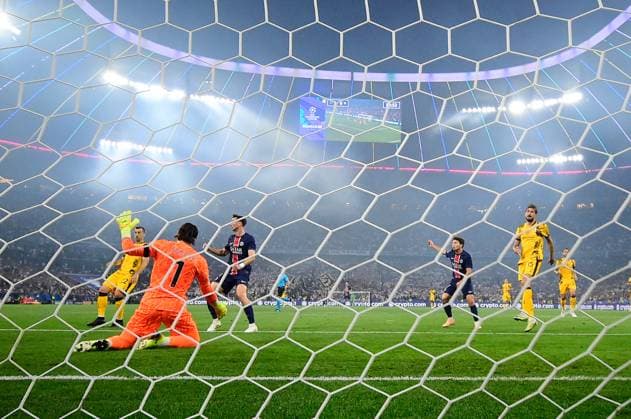 FOOTBALL : PSG vs Inter - Finale Ligue des Champions - 31 05 2025 Photo taken with a remote camera - Desire Doue ( 14 - PSG ) beats Yann Sommer ( 1 - FC Inter Milan ) and scores a goal during the UEFA Champions League Final match between Paris Saint Germain and FC Internazionale Milano at Munich Football Arena on May 31 , 2025 in Munich, Germany. ( Photo by Dante Badano PsnewZ ) - MunichGermany  Copyright: xx