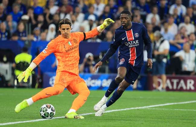 SOCCER - UEFA CL, PSG vs Inter MUNICH,GERMANY,31.MAY.25 - SOCCER - UEFA Champions League, final, Paris Saint-Germain vs FC Internazionale Milano. Image shows Jan Sommer (Inter) and Ousmane Dembele (PSG).  GEPAxpictures xWolfgangxGrebien
