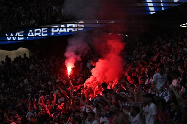 PSG supporters at the Parc des Princes during UEFA Champions League final - Paris PSG supporters react at the Parc des Princes during the Champions League final between Paris Saint Germain (PSG) and Inter Milan in Paris on May 31, 2025. Photo by Eliot Blondet ABACAPRESS.COM Paris France  Copyright: xBlondetxEliot ABACAx