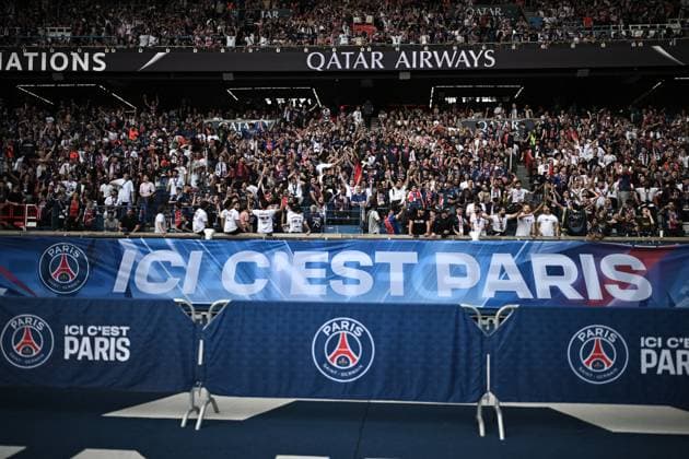 PSG supporters at the Parc des Princes during UEFA Champions League final - Paris PSG supporters react at the Parc des Princes during the Champions League final between Paris Saint Germain (PSG) and Inter Milan in Paris on May 31, 2025. Photo by Eliot Blondet ABACAPRESS.COM Paris France  Copyright: xBlondetxEliot ABACAx