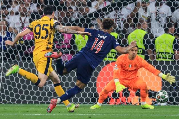 SOCCER - UEFA CL, PSG vs Inter MUNICH,GERMANY,31.MAY.25 - SOCCER - UEFA Champions League, final, Paris Saint-Germain vs FC Internazionale Milano. Image shows Alessandro Bastoni (Inter), Desire Doue (PSG) and Yann Sommer (Inter). keywords: goal.  GEPAxpictures xWolfgangxGrebien