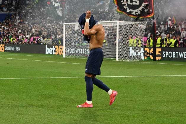 31 05 2025, xsltx, Football UEFA Champions League Final 2025, Paris St Germain Inter Milan v l Goal celebration after the goal to celebrate the goal celebrate 3 0 by Desire Doue Paris St Germain DFL DFB REGULATIONS PROHIBIT ANY USE OF PHOTOGRAPHS as IMAGE SEQUENCES and or QUASI VIDEO Muenchen