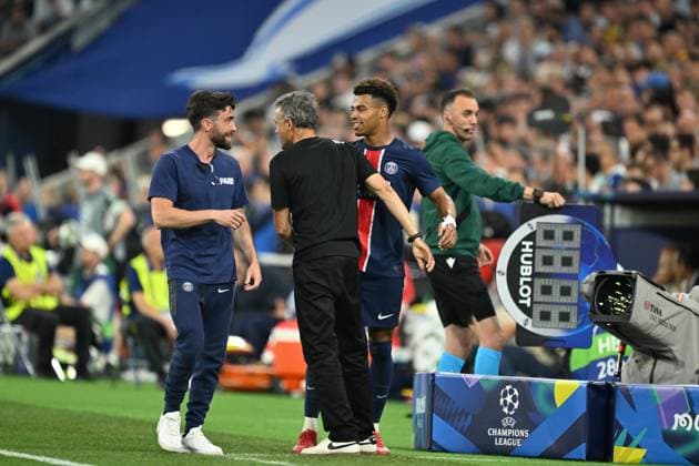 UEFA Champions League final match: Paris Saint-Germain v Inter Milan MUNICH, GERMANY - MAY 31: Luis Enrique coach of Paris Saint Germain high-fives the two-time goal scorer Desire Doue of FC Paris Saint Germain during the UEFA Champions League Final 2025 between Paris Saint-Germain and FC Internazionale Milano at Munich Football Arena on May 31, 2025 in Munich, Germany. Mustafa Yalcin Anadolu Munich Germany. Editorial use only. Please get in touch for any other usage.  Copyright: x2025xAnadoluxMustafaxYalcinx