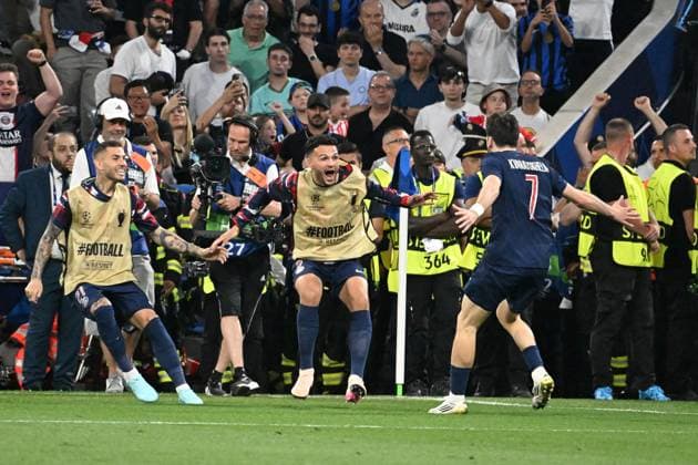 31 05 2025, xsltx, Football UEFA Champions League Final 2025, Paris St Germain Inter Milan v l Goal celebration after the goal to celebrate the goal celebrate 4 0 by Khvicha Kvaratskhelia Paris St Germain DFL DFB REGULATIONS PROHIBIT ANY USE OF PHOTOGRAPHS as IMAGE SEQUENCES and or QUASI VIDEO Muenchen