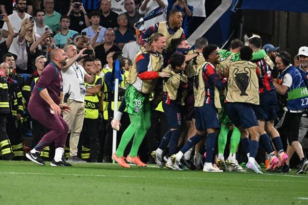 31 05 2025, xsltx, Football UEFA Champions League Final 2025, Paris St Germain Inter Milan v l Goal celebration after the goal to celebrate the goal celebrate 4 0 by Khvicha Kvaratskhelia Paris St Germain DFL DFB REGULATIONS PROHIBIT ANY USE OF PHOTOGRAPHS as IMAGE SEQUENCES and or QUASI VIDEO Muenchen