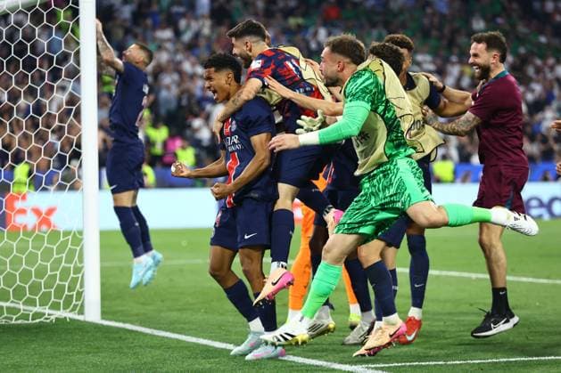 Senny Mayulu of PSG scores to make it 5-0 and celebrates Paris Saint-Germain v Inter Milan, UEFA Champions League Final, Football, Allianz Arena, Munich, Germany - 31 May 2025 EDITORIAL USE ONLY No use with unauthorised audio, video, data, fixture lists, club league logos or live services. Online in-match use limited to 120 images, no video emulation. No use in betting, games or single club league player publications. Copyright: xMichaelxZemanek Shutterstockx 15330931dl