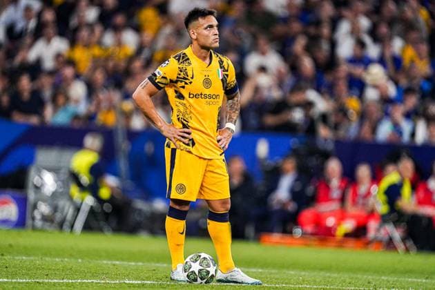 2025-05-31 Paris Saint-Germain v FC Internazionale Milano - UEFA Champions League Final 2025 MUNICH, GERMANY - MAY 31: Lautaro Martinez of FC Internazionale Milano disappointed during the UEFA Champions League Final 2025 match between Paris Saint-Germain and FC Internazionale Milano at Munich Football Arena on May 31, 2025 in Munich, Germany. Munich Munich Football Arena Germany Content not available for redistribution in The Netherlands directly or indirectly through any third parties. Copyright: xJorisxVerwijstx