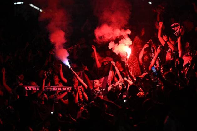 PSG supporters at the Parc des Princes during UEFA Champions League final - Paris PSG supporters react at the Parc des Princes during the Champions League final between Paris Saint Germain (PSG) and Inter Milan in Paris on May 31, 2025. Photo by Eliot Blondet ABACAPRESS.COM Paris France  Copyright: xBlondetxEliot ABACAx