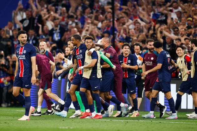 MUNCHEN, 31-05-2025, Allianz Arena, UEFA Champions League season 2024 2025, Match between Paris Saint Germain and Inter Milan. Paris Saint-Germain player Senny Mayulu scores the 5-0 and celebrate the goal with his team PSG - Inter Milan (CL Final)  x29557697x Copyright:
