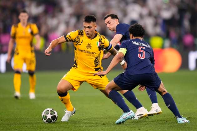 Paris Saint-Germain v FC Internazionale Milano - UEFA Champions League Final 2025 MUNICH, GERMANY - MAY 31: Lautaro Martinez centre-forward of Internazionale and Argentina competes for the ball with Marquinhos centre-back of PSG and Brazil during the UEFA Champions League Final 2025 between Paris Saint-Germain and FC Internazionale Milano at Allianz Arena on May 31, 2025 in Munich, Germany. Munich Germany  Copyright: xJosexBretonx originalFilename:bretonhernandez-parissai250531_np9vg.jpg