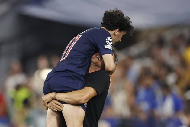 MoÂœNCHEN - (l-r) Vitinha of Paris Saint-Germain, Paris Saint-Germain coach Luis Enrique celebrate 5-0 during the UEFA Champions League final between Paris Saint-Germain and FC Internazionale Milano at the Munich Football Arena on May 31, 2025 in Munich, Germany. ANP Hollandse Hoogte MAURICE VAN STEEN UEFA Champions League Final 2025 2024 25 xVIxANPxSportx xMauricexvanxSteenxIVx 529086581 originalFilename: 529086581.jpg