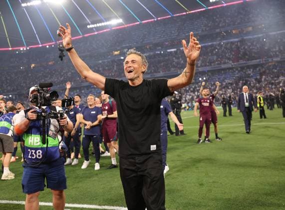 Munich, Germany, 31st May 2025. Luis Enrique coach of Paris St Germain celebrates winning the Champions League during the Paris Saint Germain vs Internazionale UEFA Champions League Final match at Munich Football Arena, Munich. Picture credit should read: David Klein Sportimage EDITORIAL USE ONLY. No use with unauthorised audio, video, data, fixture lists, club league logos or live services. Online in-match use limited to 120 images, no video emulation. No use in betting, games or single club league player publications. SPI_110_DK_UCL_Final SPI-3964-0110