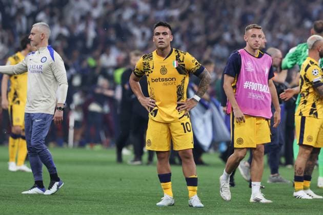Disappointment of Inter s Lautaro Javier Martinez after PSG won the Champions League Cup at the end of the 2025 Soccer Champions League Final Match between Paris Saint-Germain FC vs Inter - Internazionale at the Munich Football Arena in Munich, Germany, 31 May 2025  Copyright: xFabrizioxCarabelli IPAxSportx xipa-agency.netx xx IPA_58466076 IPA_Agency_IPA58466076