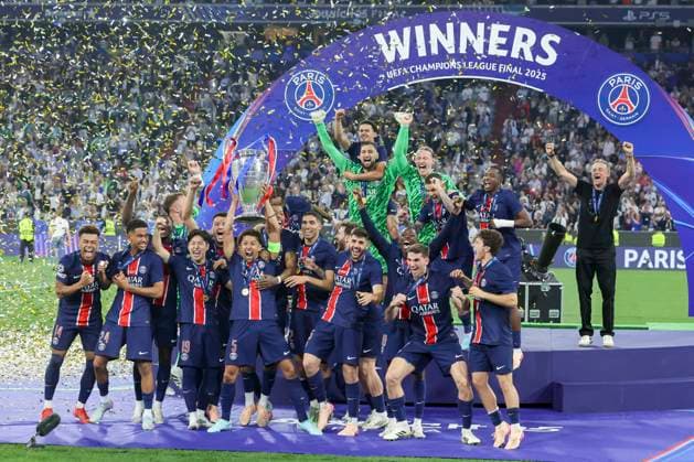 Marquinhos Paris Saint Germain holds up the trophy for winning the UEFA Champions League and cheers with his teammates, UEFA Champions League Final 2025, Paris Saint Germain and FC Internazionale Milano, Allianz Arena on May 31, 2025 in Munich, Germany Photo by Marco Steinbrenner DeFodi Images Marquinhos Paris Saint Germain holds up the trophy for winning the UEFA Champions League and cheers with his teammates, UEFA Champions League Final 2025, Paris Saint Germain and FC Internazionale Milano, Munich Football Arena, May 31, 2025 in Munich, Germany Photo by Marco Steinbrenner DeFodi Images