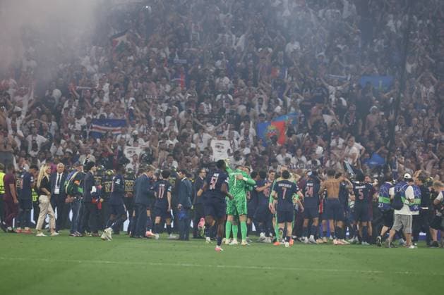Happiness of PSG players after winning the Champions League Cup at the end of the 2025 Soccer Champions League Final Match between Paris Saint-Germain FC vs Inter - Internazionale at the Munich Football Arena in Munich, Germany, 31 May 2025  Copyright: xFabrizioxCarabelli IPAxSportx xipa-agency.netx xx IPA_58466143 IPA_Agency_IPA58466143