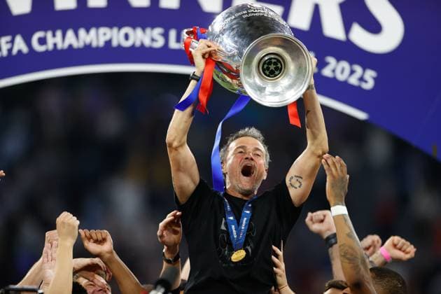 MUNCHEN, 31-05-2025, Allianz Arena, UEFA Champions League season 2024 2025, Match between Paris Saint Germain and Inter Milan. Paris Saint-Germain coach Luis Enrique with the Champions League cup PSG - Inter Milan (CL Final)  x29558138x Copyright: